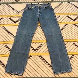 Levi’s 501 button fly straight leg jeans 31 X 32